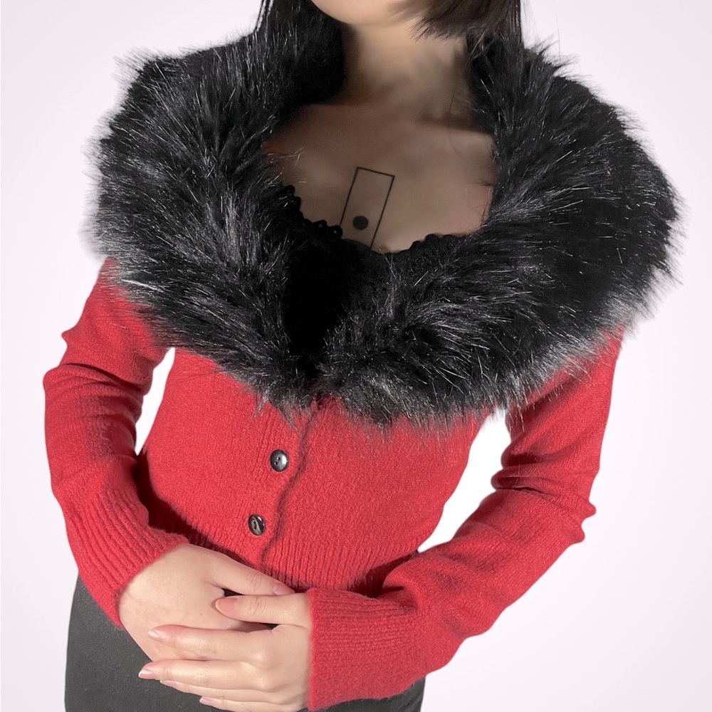 DOLLSKILL DELIAS ROSES WITHOUT THORNS RIB KNIT FAUX FUR CROP CARDIGAN